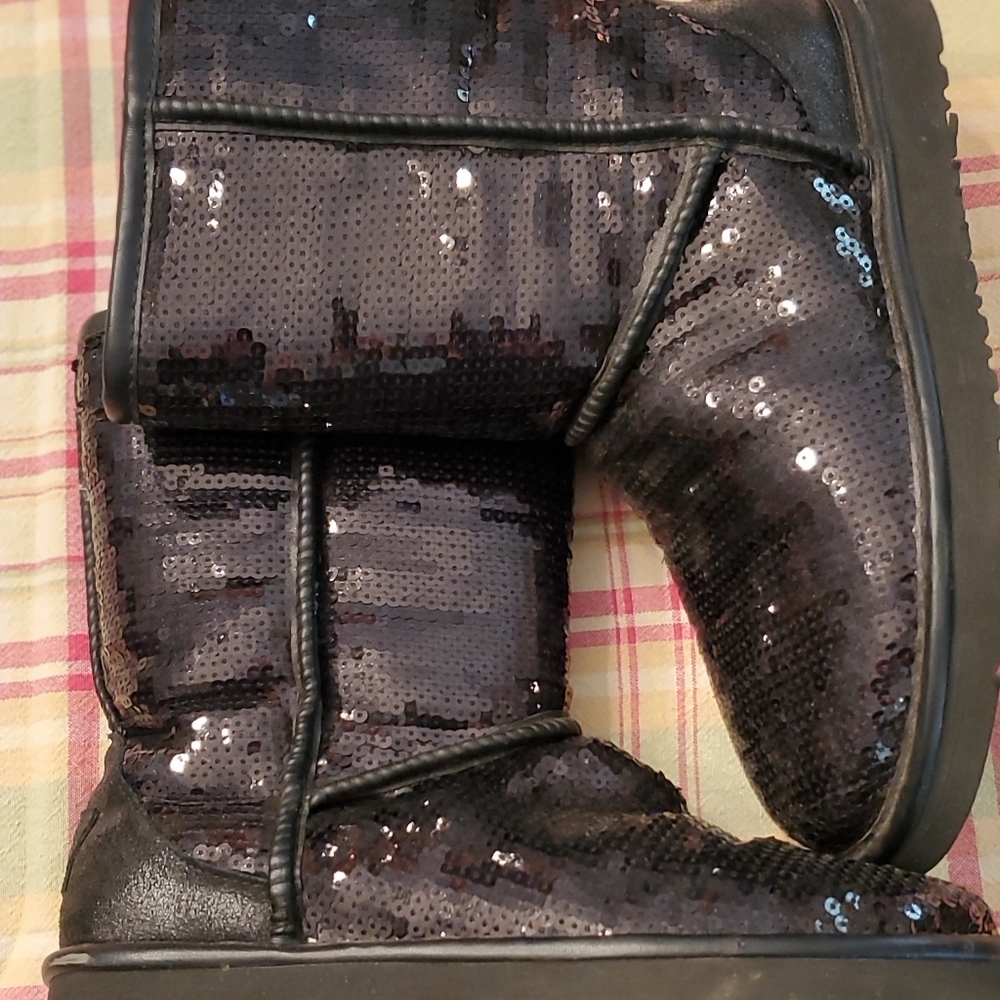 Sequin Black Fake Ugg boots size 9